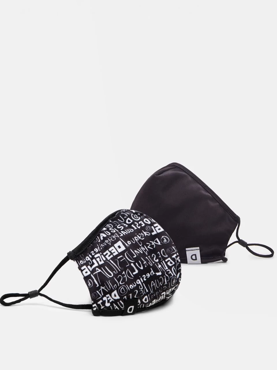 Desigual Black & White Face Mask + Pouch "Desigual" 5 Desigual Black & White Face Mask + Pouch "Desigual" - Image 3