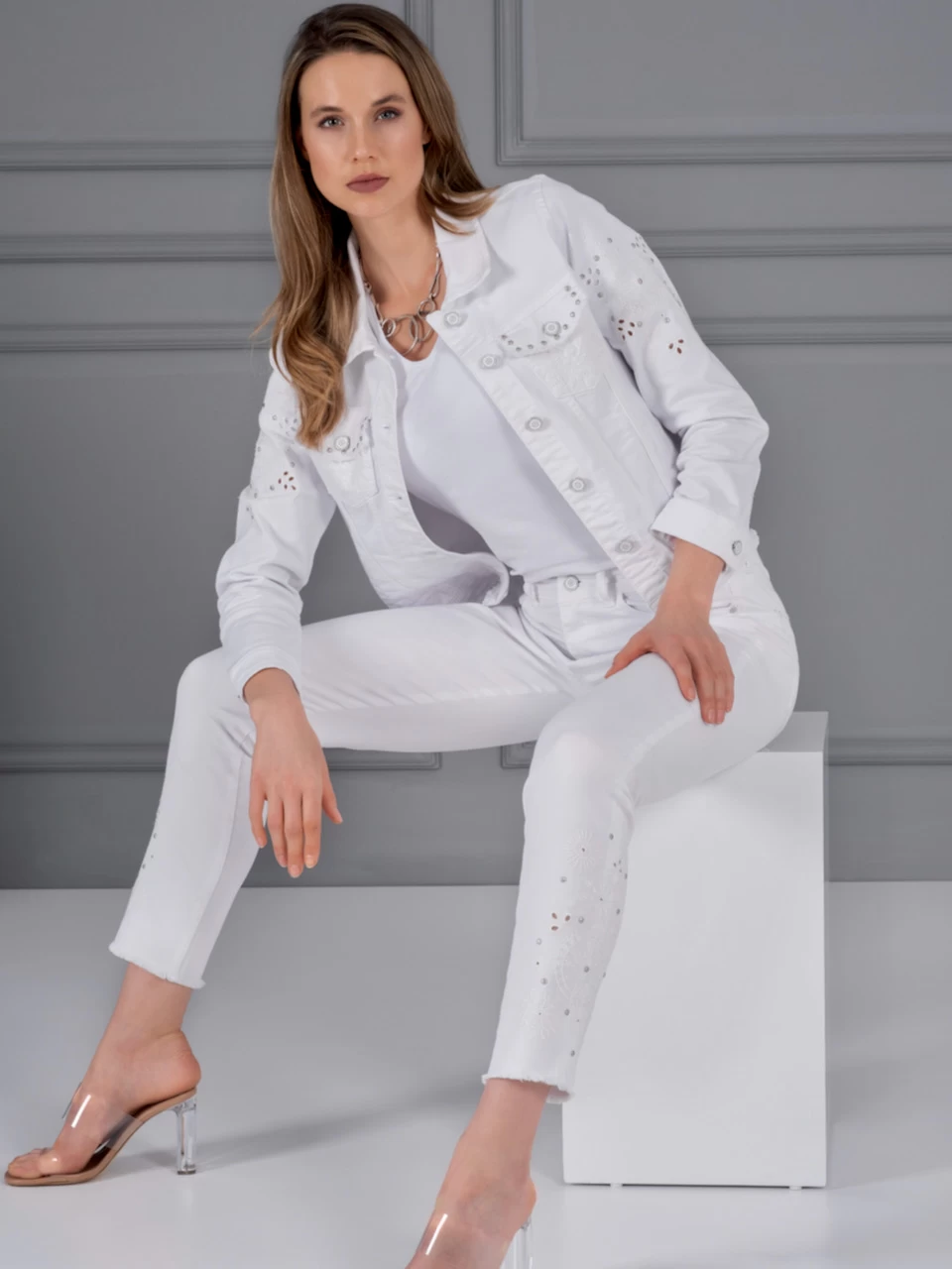 Dolcezza Jeans With Embroidery 21303 4 Dolcezza Jeans With Embroidery 21303 - Image 2