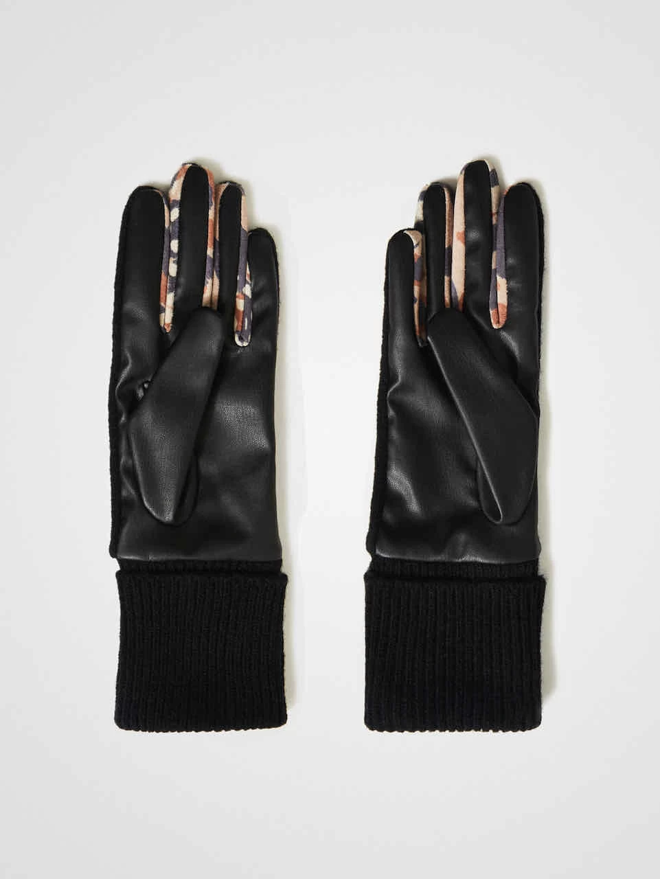 Desigual Gloves "Animal Patch" 4 Desigual Gloves "Animal Patch" - Image 2