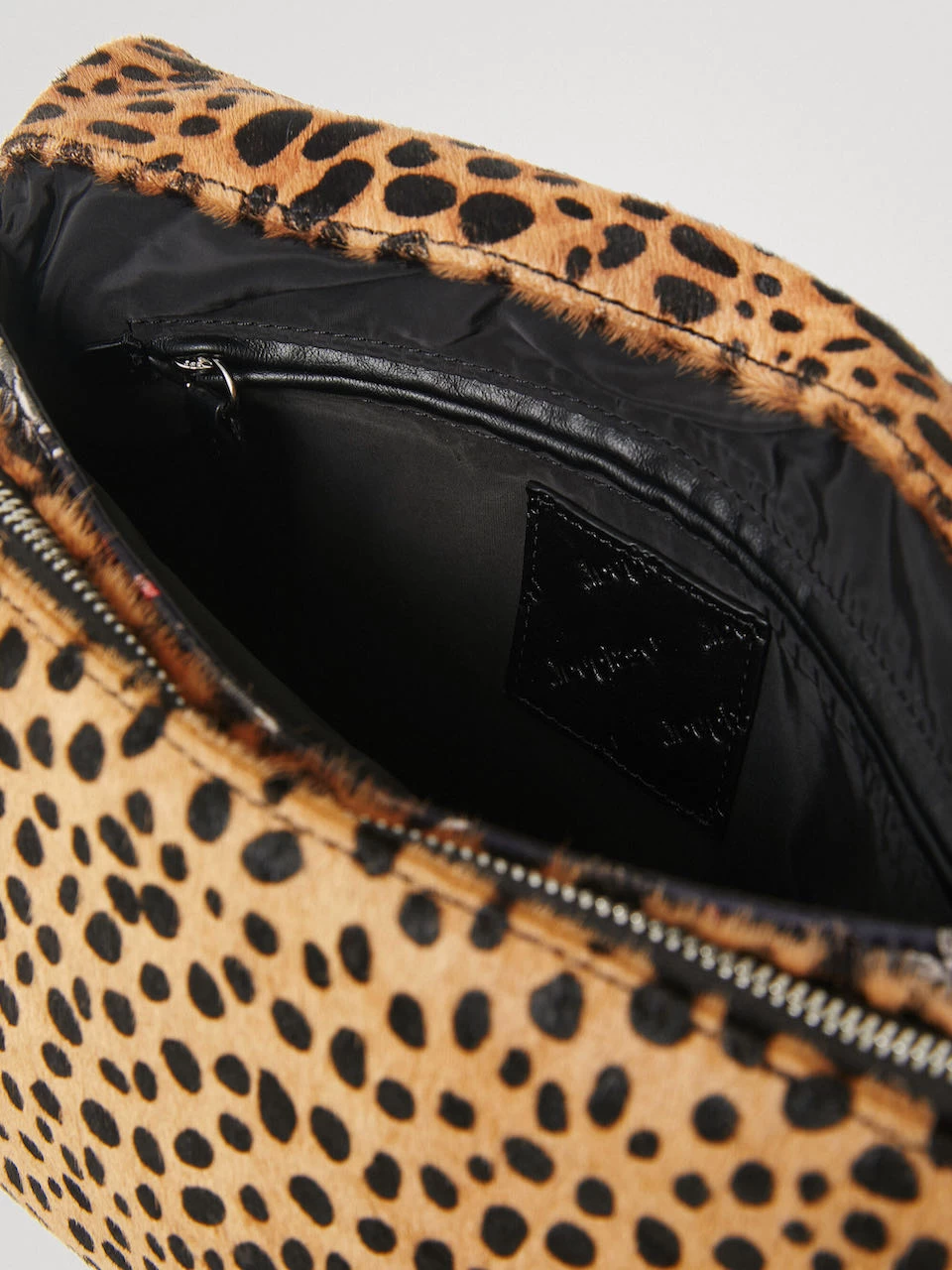 Desigual Leather Bag "Beta Animal Dortmund Flap" 7 Desigual Leather Bag "Beta Animal Dortmund Flap" - Image 5