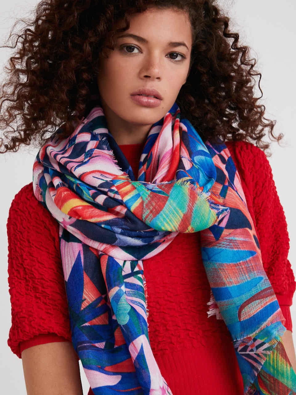 Desigual Arty Foulard "Virtual Pink Rectangle" (2 Colours) 7 Desigual Arty Foulard "Virtual Pink Rectangle" (2 Colours) - Image 5