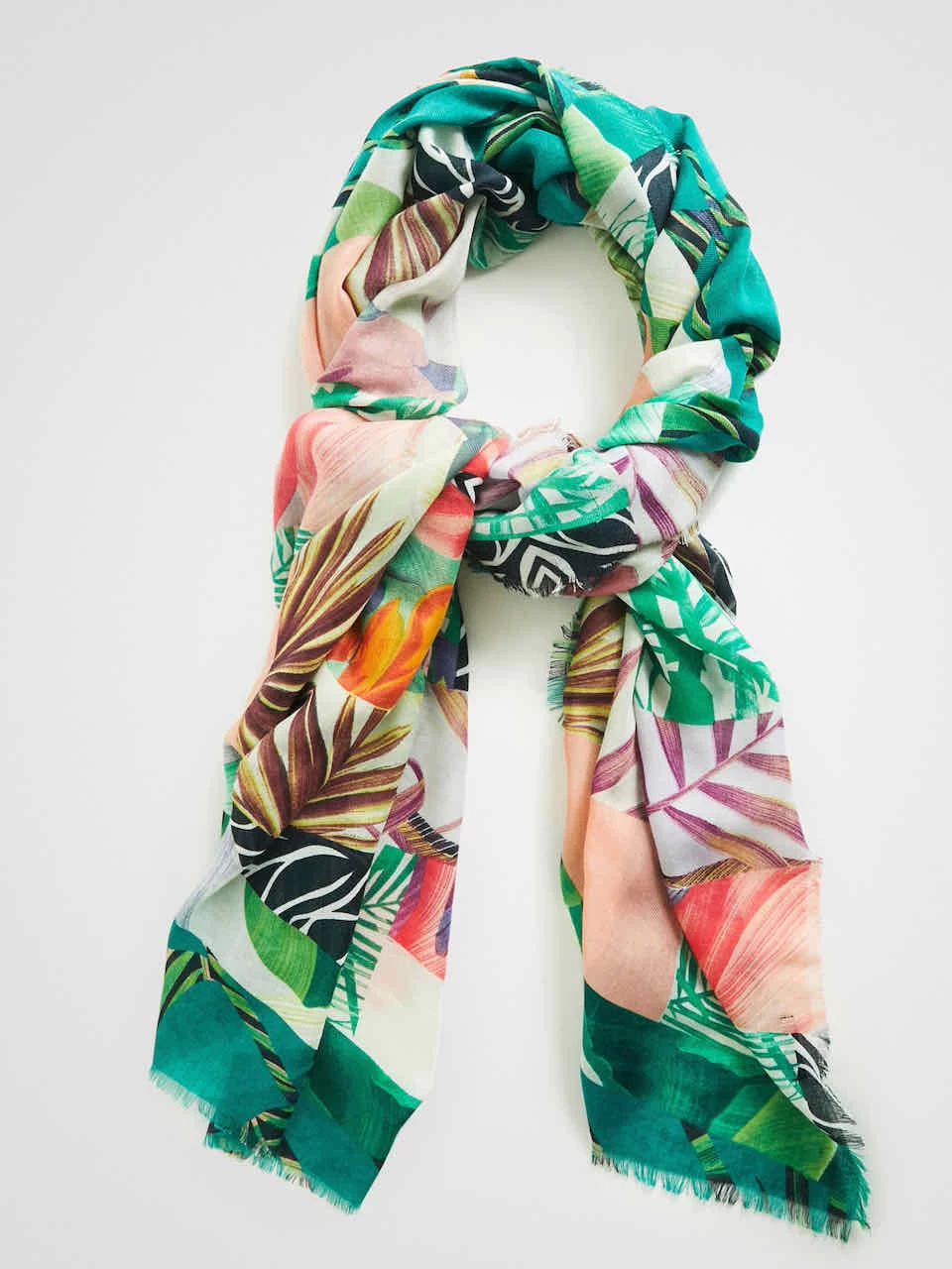 Desigual Arty Foulard "Virtual Pink Rectangle" (2 Colours) 4 Desigual Arty Foulard "Virtual Pink Rectangle" (2 Colours) - Image 2