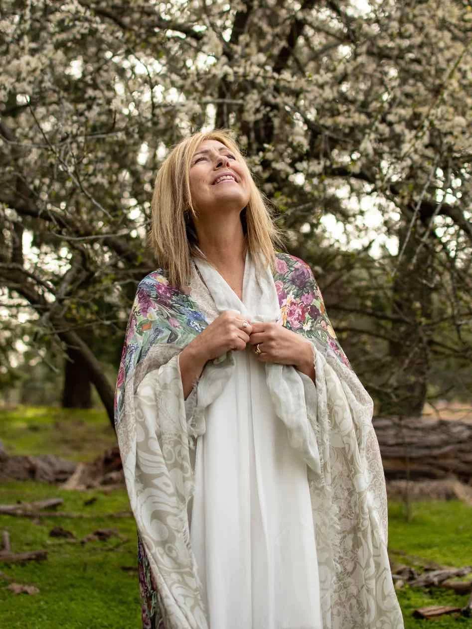 Love's Pure Light Silk Shawl "The Radiant Bride" (D-444) 4 Love's Pure Light Silk Shawl "The Radiant Bride" (D-444) - Image 2